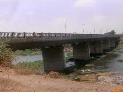 Bridge ac River Godavari bet. Dasak & Manur